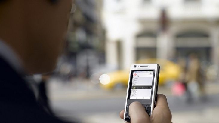 螳臂擋車鬥智能潮?