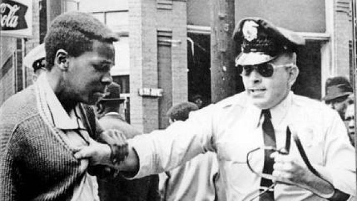 港人為何要受懲罰?